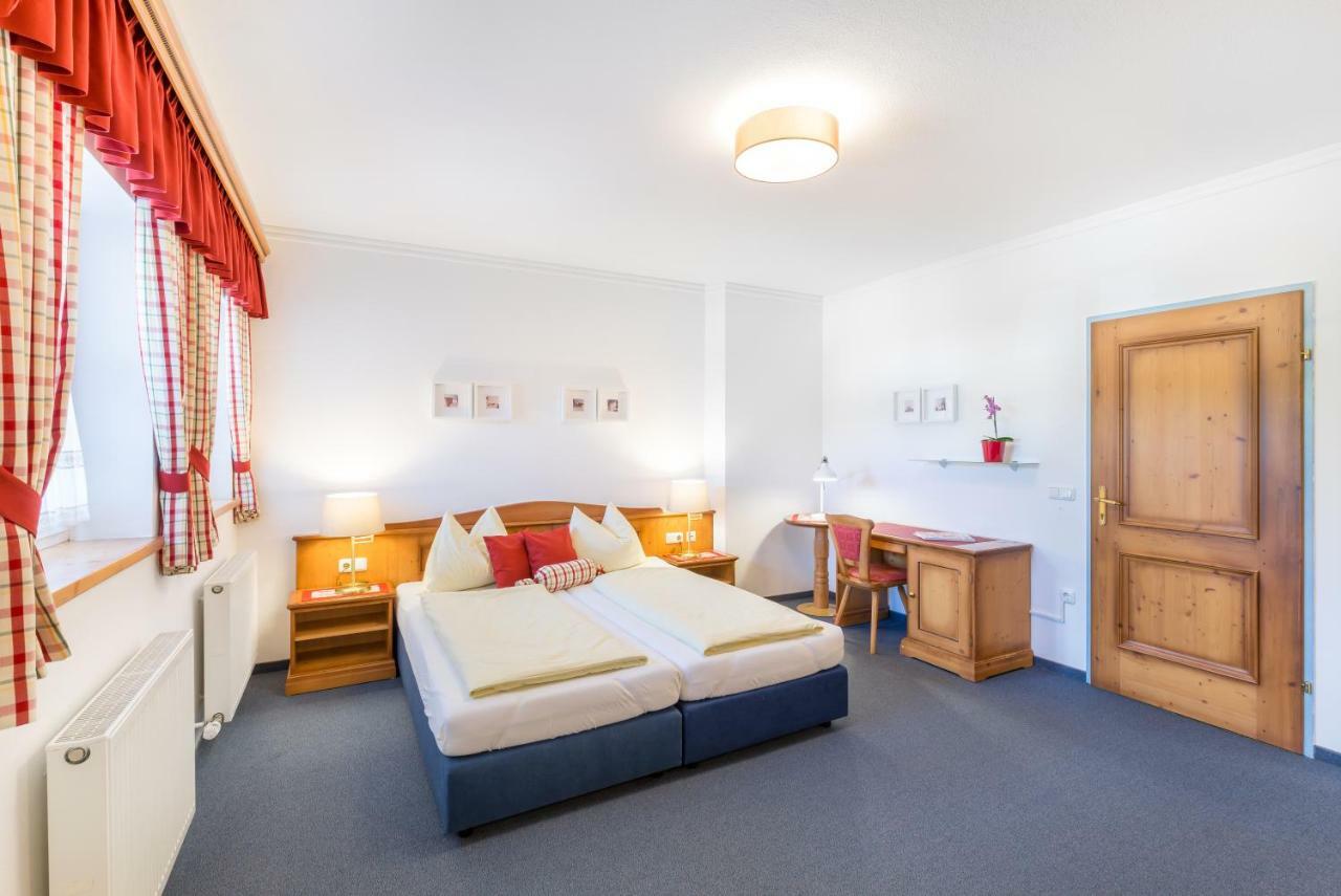 לינץ Hotel Garni Noeserlgut מראה חיצוני תמונה
