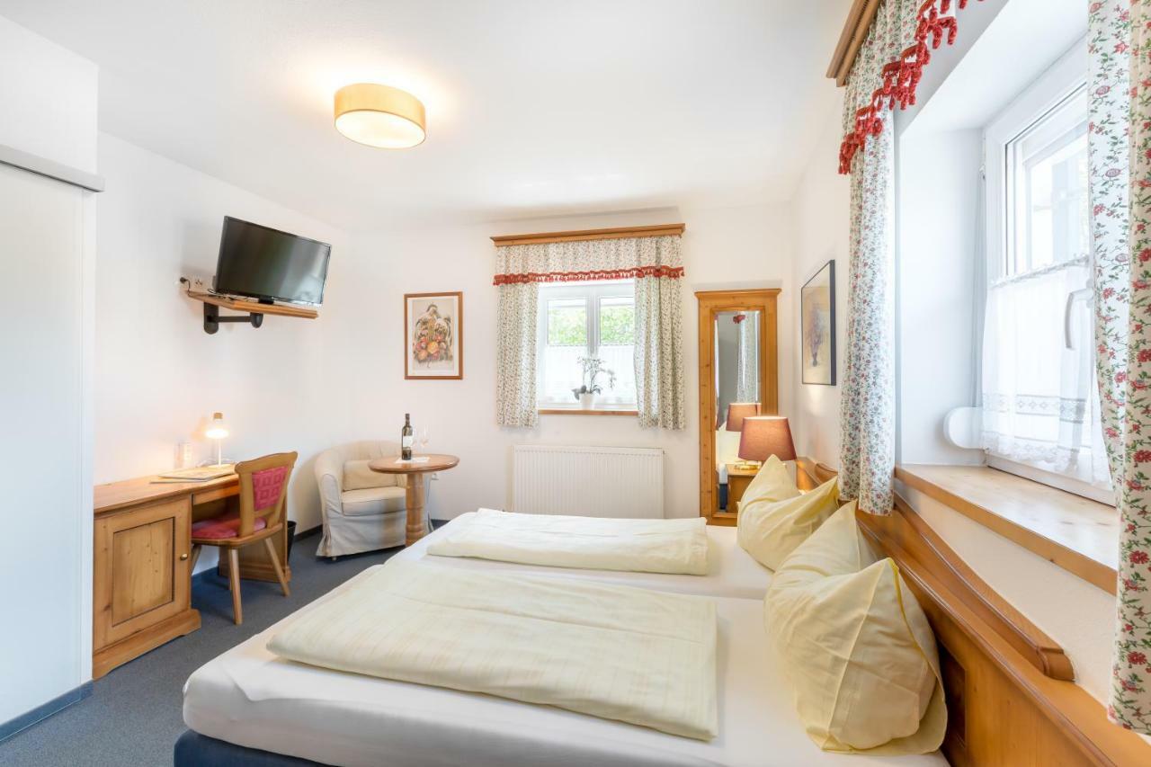 לינץ Hotel Garni Noeserlgut מראה חיצוני תמונה
